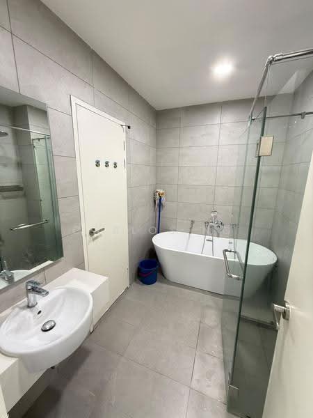 Kediaman Servis untuk Disewa di Dorsett Waterfront Subang - Carlos Ng - Bathroom - PropertyGuru.com.my