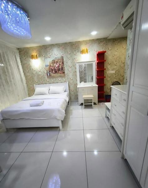 Kediaman Servis untuk Dijual di De Centrum Residences - Marcus Koh - Bedroom - PropertyGuru.com.my