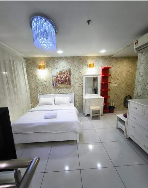 Kediaman Servis untuk Dijual di De Centrum Residences - Marcus Koh - Bedroom - PropertyGuru.com.my