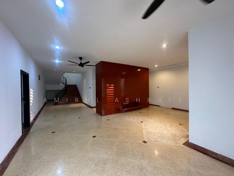 Tanah Kediaman untuk Dijual di Nilai (Negeri Sembilan) - Amirul Ashraff - Living Room - PropertyGuru.com.my