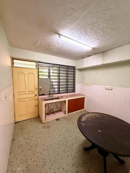 Rumah Teres 2-Tingkat untuk Dijual di Taman Pelangi (Johor Bahru) - Calvin Lee - Kitchen - PropertyGuru.com.my