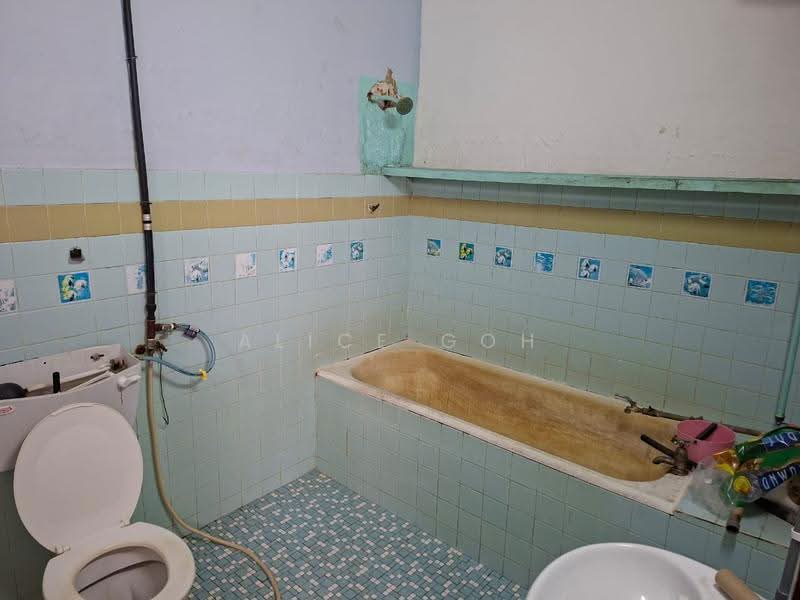 Bungalow House for Rent in Klang (Selangor) - Alice Goh - Bathroom - PropertyGuru.com.my