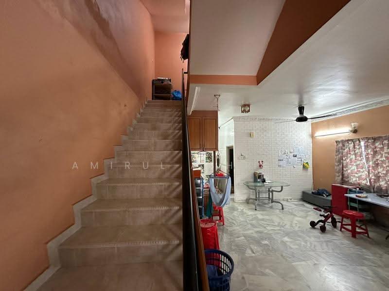 Terraced House for Sale in Batu 9 (Cheras) - Amirul Ashraff - Living Room - PropertyGuru.com.my