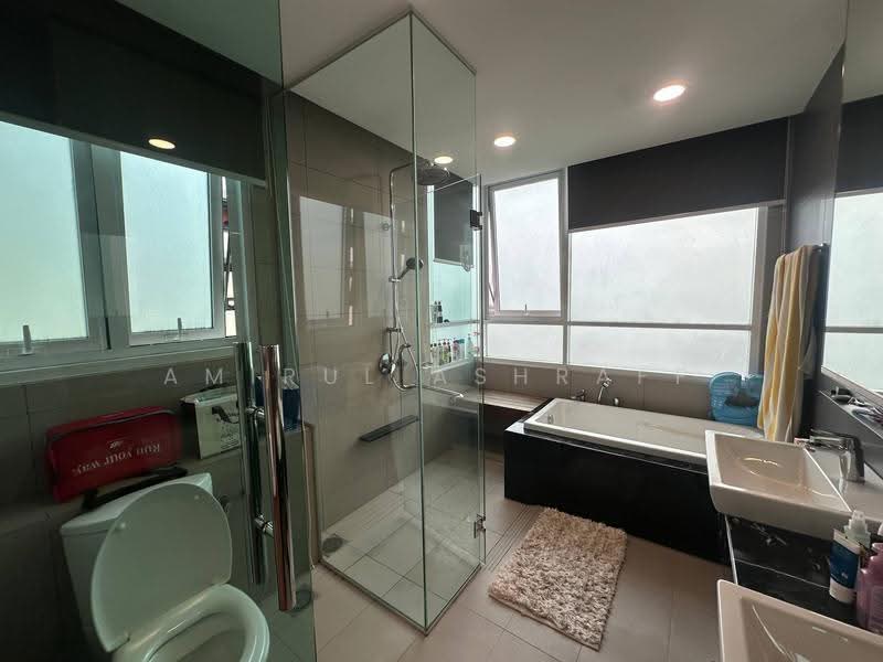 Kediaman Servis untuk Dijual di Uptown Residences - Amirul Ashraff - Bathroom - PropertyGuru.com.my