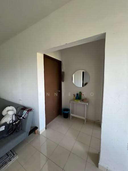 Pangsapuri untuk Dijual di Laguna Biru - Wennie Ho - Living Room - PropertyGuru.com.my