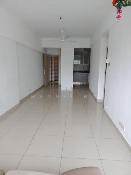 Service Residence for Sale at Tiara Mutiara / The Crown - Wennie Ho - Living Room - PropertyGuru.com.my