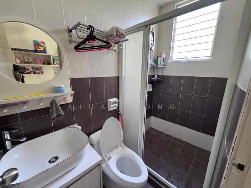 Rumah Teres untuk Dijual di Sungai Long (Bandar Sungai Long) - Aidan Yong - Bathroom - PropertyGuru.com.my