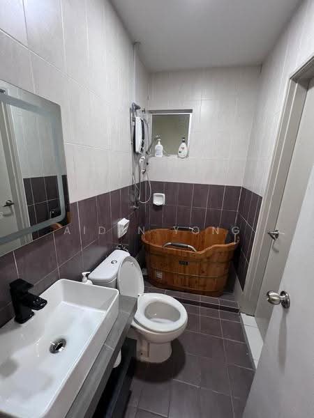 Rumah Teres untuk Dijual di Sungai Long (Bandar Sungai Long) - Aidan Yong - Bathroom - PropertyGuru.com.my
