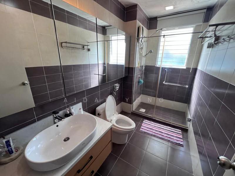 Rumah Teres untuk Dijual di Sungai Long (Bandar Sungai Long) - Aidan Yong - Bathroom - PropertyGuru.com.my