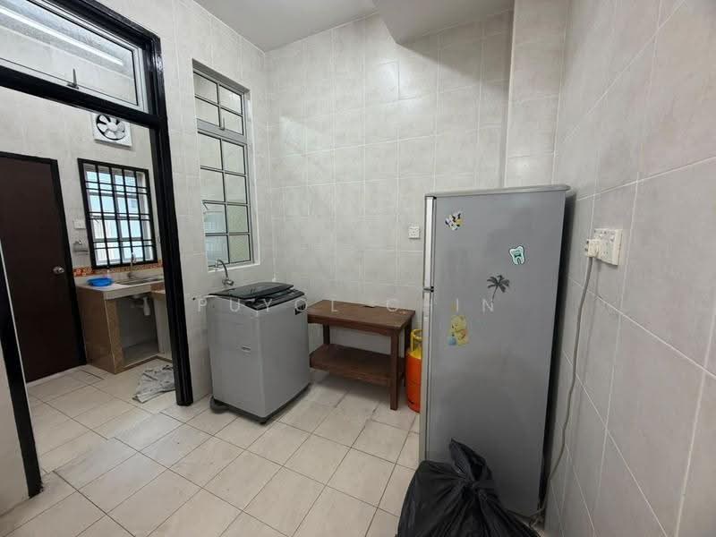 Rumah Teres 2-Tingkat untuk Disewa di Taman Setia Indah (Tebrau) - Puyol Chin - Kitchen - PropertyGuru.com.my