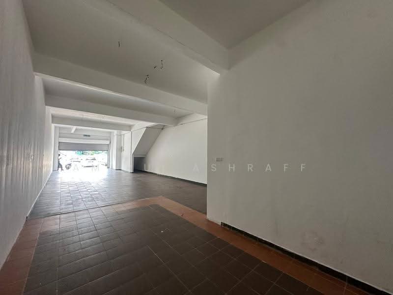 Shop / Office untuk Disewa di TTDI Jaya (Shah Alam) - Amirul Ashraff - Entrance - PropertyGuru.com.my