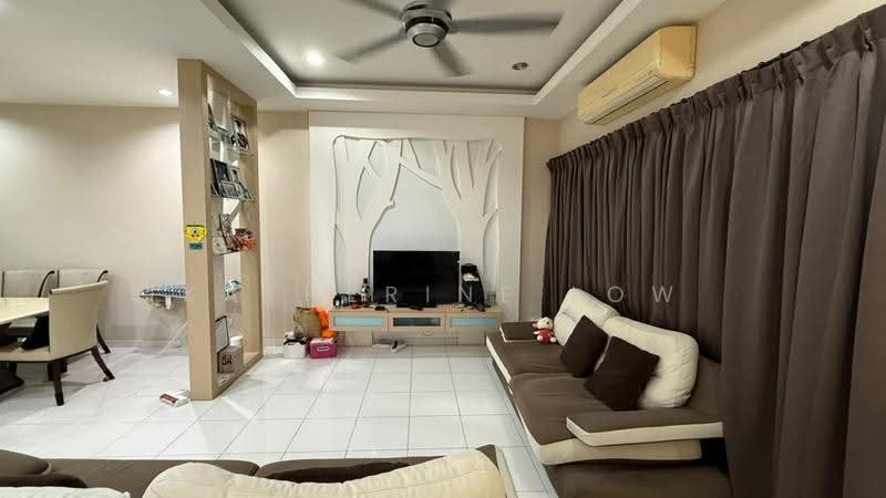 Rumah Teres 2-Tingkat untuk Dijual di Taman Setia Indah (Tebrau) - Katherine Low - Living Room - PropertyGuru.com.my