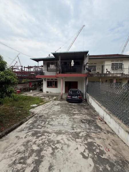 Semi-Detached House for Rent in Kim Teng Park (Johor Bahru) - Phang Elainne - Exterior - PropertyGuru.com.my