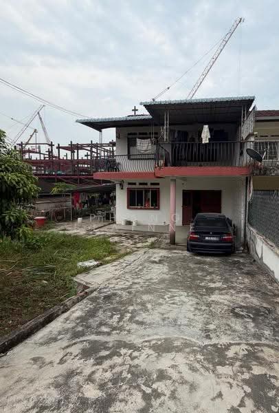 Semi-Detached House for Rent in Kim Teng Park (Johor Bahru) - Phang Elainne - Exterior - PropertyGuru.com.my