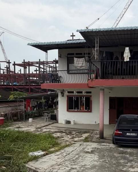 Semi-Detached House for Rent in Kim Teng Park (Johor Bahru) - Phang Elainne - Exterior - PropertyGuru.com.my