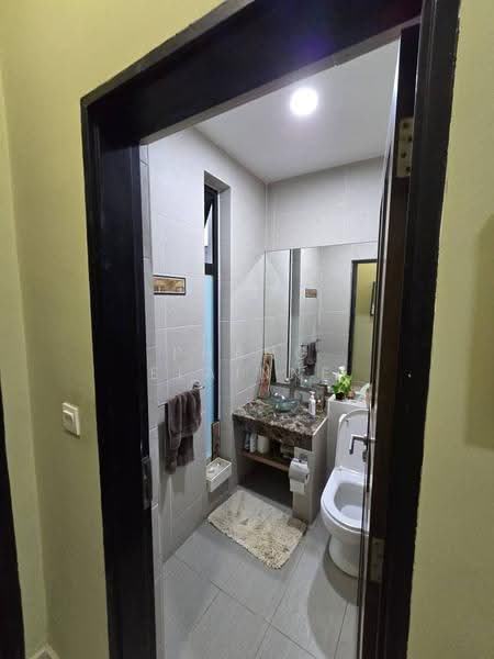 Bungalow House untuk Disewa di Leisure Farm (Gelang Patah) - Phang Elainne - Bathroom - PropertyGuru.com.my