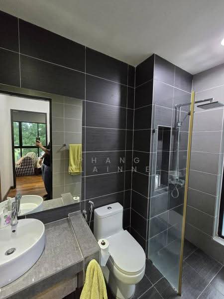 Bungalow House untuk Disewa di Leisure Farm (Gelang Patah) - Phang Elainne - Bathroom - PropertyGuru.com.my