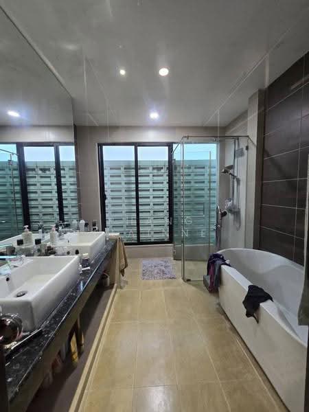 Bungalow House untuk Disewa di Leisure Farm (Gelang Patah) - Phang Elainne - Bathroom - PropertyGuru.com.my