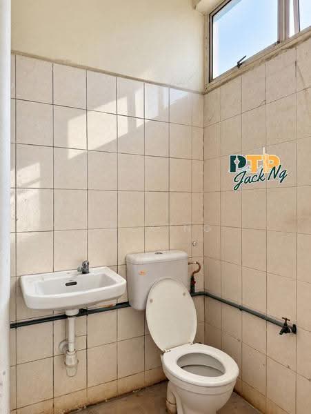 Shop / Office untuk Disewa di Raja Uda (Butterworth) - Jack Ng - Bathroom - PropertyGuru.com.my