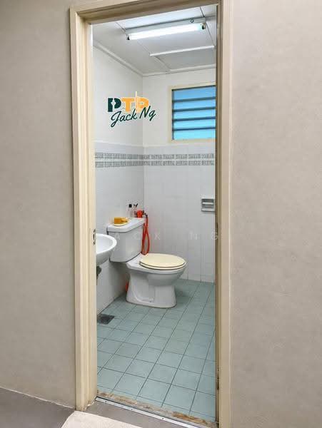 Shop / Office for Rent in Taman Island Glades (Gelugor) - Jack Ng - Bathroom - PropertyGuru.com.my