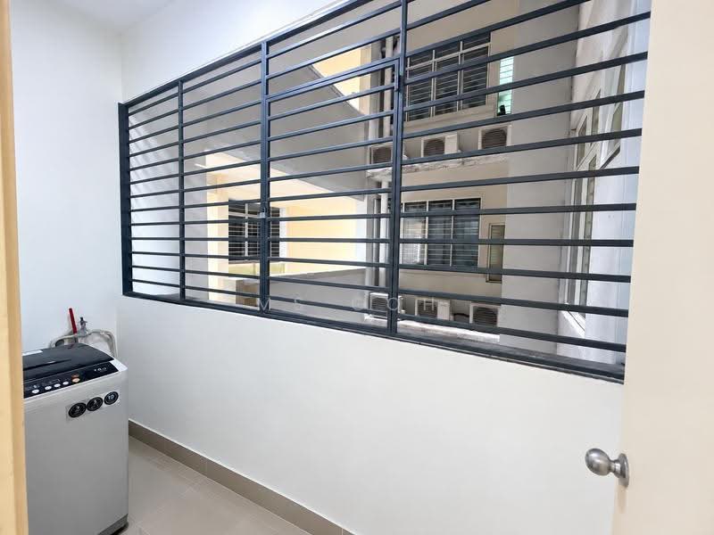 Pangsapuri untuk Dijual di Nusa Heights (Nusa Puncak) - Ms Goh - Balcony - PropertyGuru.com.my