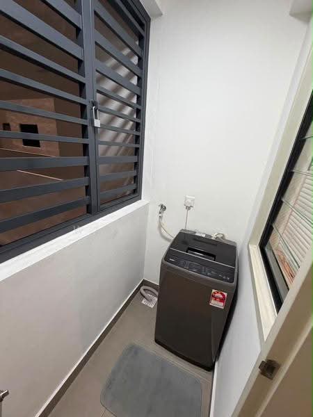 Kediaman Servis untuk Disewa di Savio @ Riana Dutamas - Wilson Ng - Balcony - PropertyGuru.com.my