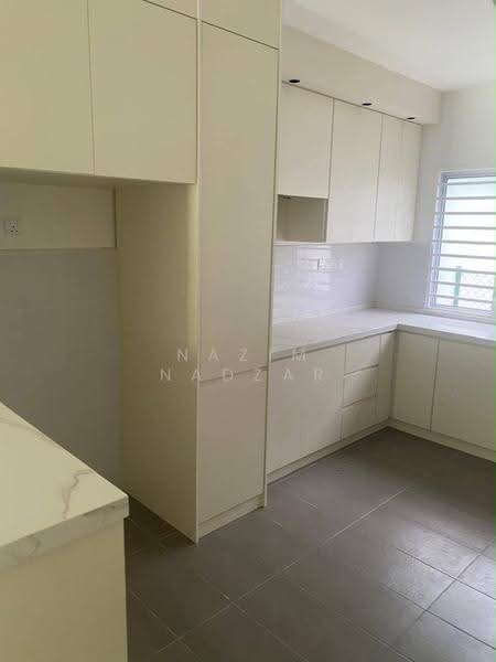 Rumah Teres 2-Tingkat untuk Dijual di Kota Warisan (Sepang) - Nazim Nadzar - Kitchen - PropertyGuru.com.my