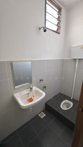 Rumah Teres 2-Tingkat untuk Dijual di Taman Setia Indah (Tebrau) - Sean Yeoh - Bathroom - PropertyGuru.com.my