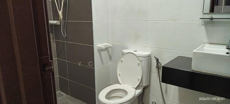 Kediaman Servis untuk Disewa di KSL Residence @ Daya - YC Fung - Bathroom - PropertyGuru.com.my