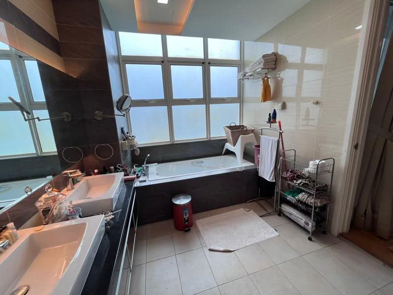 Semi-Detached House for Sale in Johor Bahru (Johor) - Sean Yeoh - Bathroom - PropertyGuru.com.my