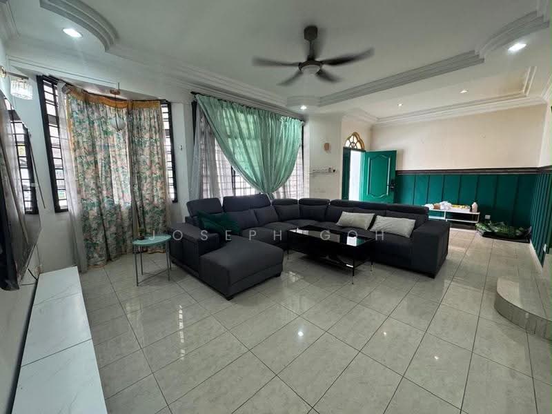Rumah Berkembar untuk Disewa di Taman Perling (Perling) - Joseph Goh - Living Room - PropertyGuru.com.my