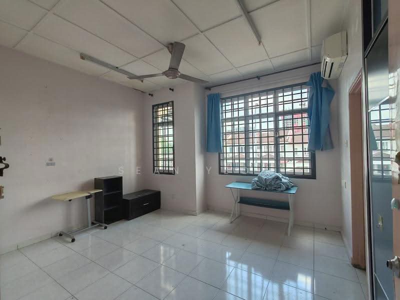 Rumah Teres 2-Tingkat untuk Dijual di Taman Setia Indah (Tebrau) - Sean Yeoh - Living Room - PropertyGuru.com.my