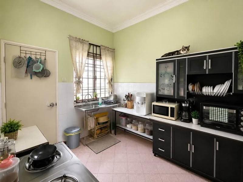 Rumah Teres 2-Tingkat untuk Dijual di Taman Pulai Utama (Skudai) - Arzaim Barimin - Kitchen - PropertyGuru.com.my