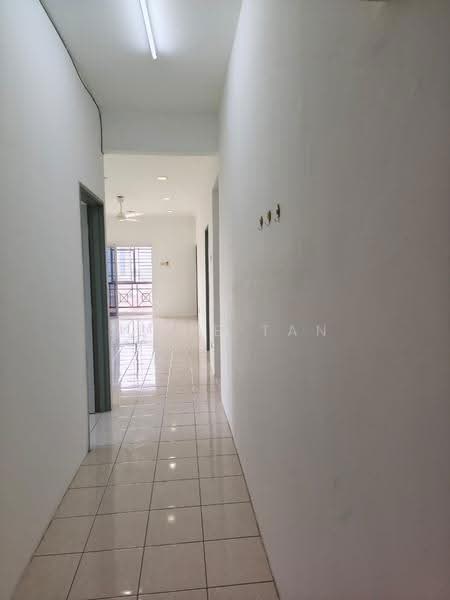 Apartment for Rent at Pangsapuri Puteri 1 - Alice Tan - Corridor - PropertyGuru.com.my