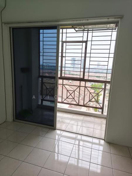 Apartment for Rent at Pangsapuri Puteri 1 - Alice Tan - Balcony - PropertyGuru.com.my