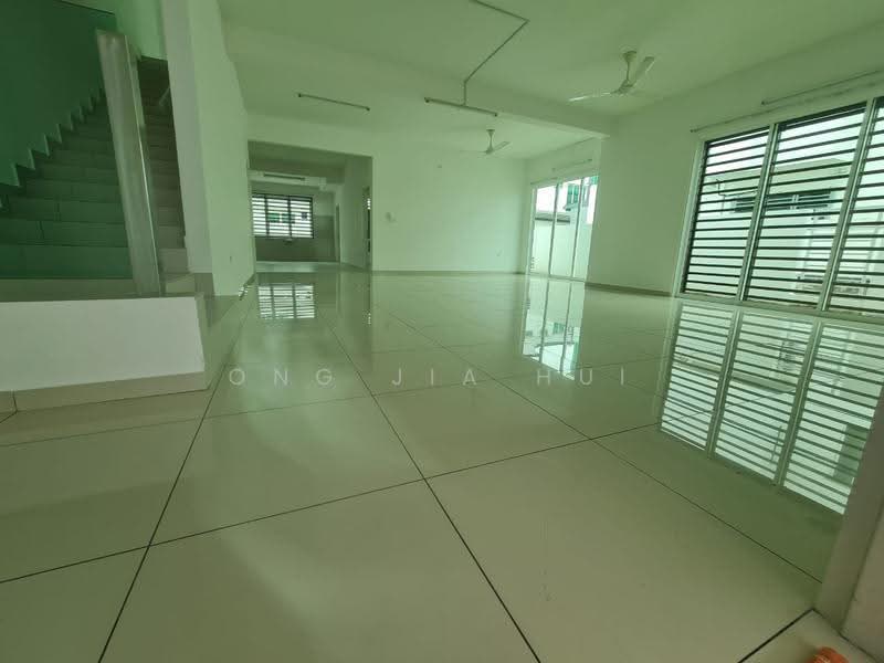 2-storey Terraced House for Sale in Seremban (Negeri Sembilan) - Ong Jia Hui - Living Room - PropertyGuru.com.my