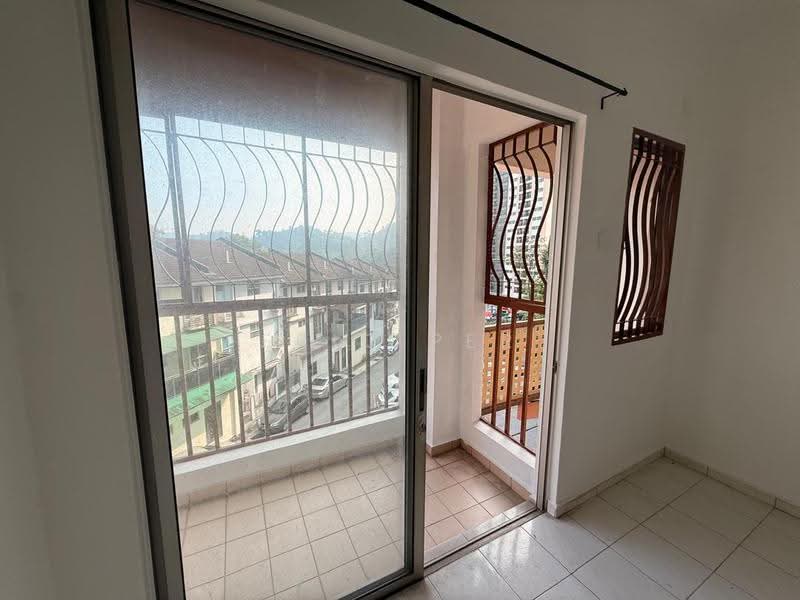 Townhouse for Rent in Batu Caves (Selangor) - Eric Per - Balcony - PropertyGuru.com.my