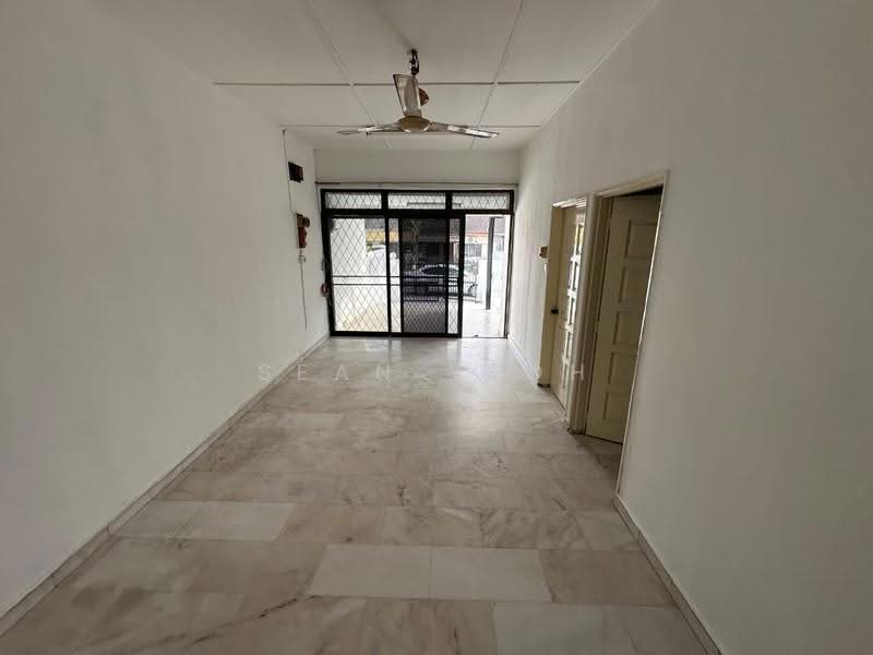 Rumah Teres 1-Tingkat untuk Dijual di Taman Johor Jaya (Johor Bahru) - Sean Yeoh - Corridor - PropertyGuru.com.my