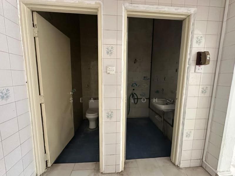 Rumah Teres 1-Tingkat untuk Dijual di Taman Johor Jaya (Johor Bahru) - Sean Yeoh - Bathroom - PropertyGuru.com.my