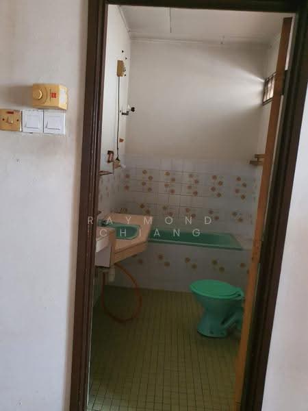 Rumah Teres 2-Tingkat untuk Dijual di Taman Bukit Maluri (Kepong) - Raymond Chiang - Bathroom - PropertyGuru.com.my