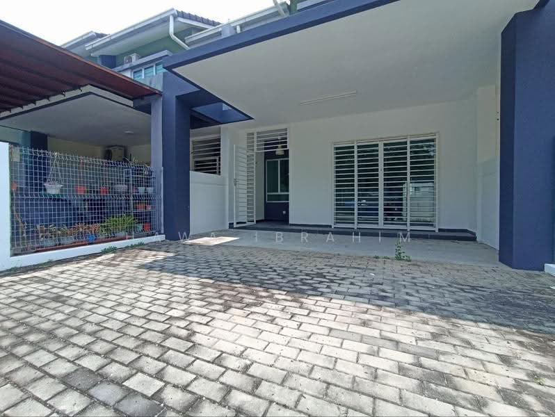 Rumah Teres 2-Tingkat untuk Dijual di Nilai Impian (Nilai) - Hawa Ibrahim - Exterior - PropertyGuru.com.my
