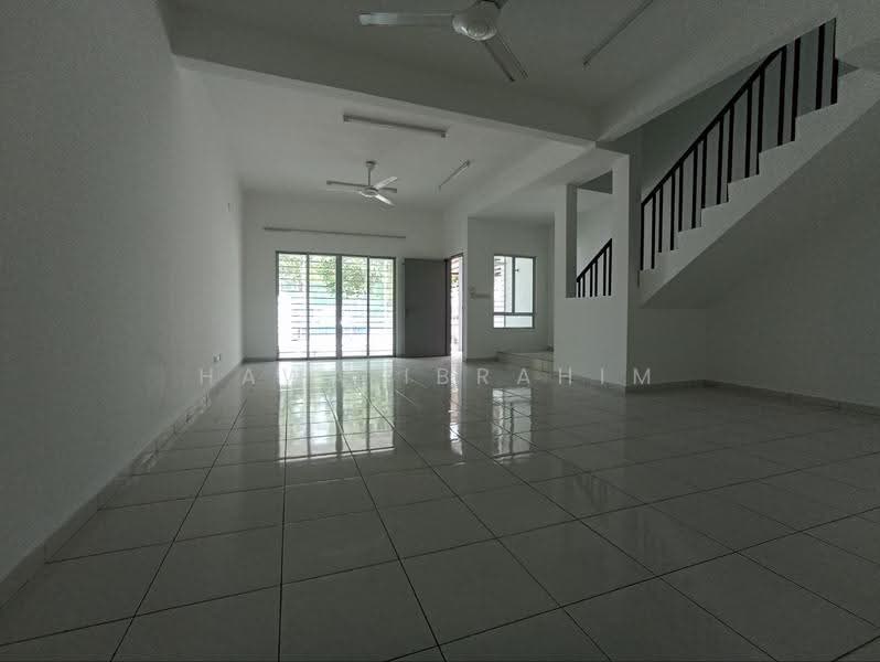 Rumah Teres 2-Tingkat untuk Dijual di Nilai Impian (Nilai) - Hawa Ibrahim - Living Room - PropertyGuru.com.my