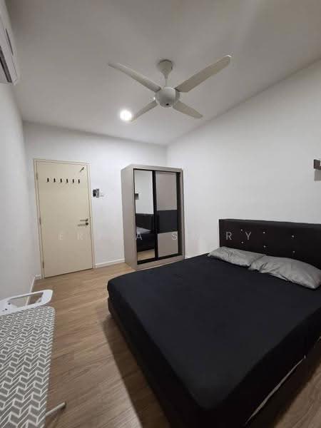 Condominium for Rent at Lakefront Residence - Eryna Sairy - PropertyGuru.com.my