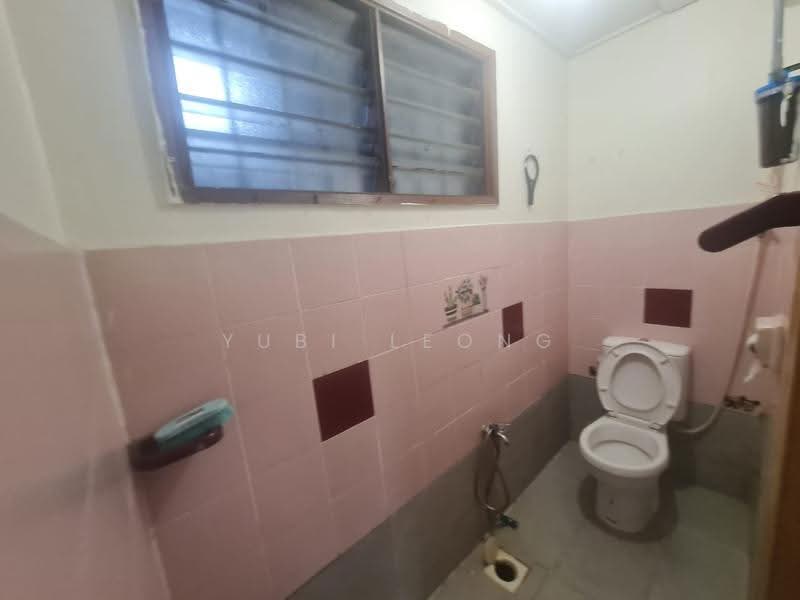 Pangsapuri untuk Dijual di Kestana - Yubi Leong - Bathroom - PropertyGuru.com.my