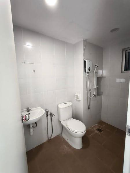 Kondominium untuk Disewa di D'Nuri Residence @ Desa Petaling - Vincent Chye - Bathroom - PropertyGuru.com.my