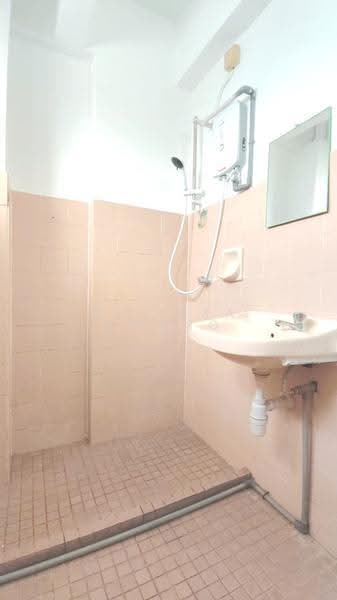 Condominium for Sale at Meadow Park 2 - Melissa Chong - Bathroom - PropertyGuru.com.my