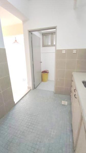 Condominium for Sale at Meadow Park 2 - Melissa Chong - Kitchen - PropertyGuru.com.my