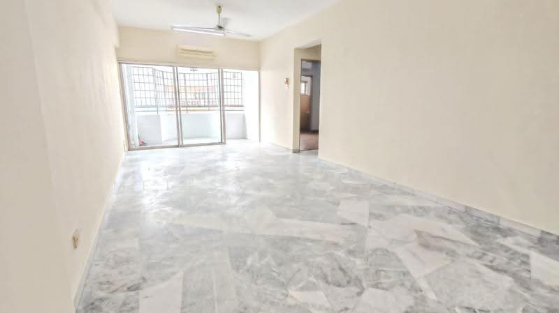 Condominium for Sale at Meadow Park 2 - Melissa Chong - Living Room - PropertyGuru.com.my