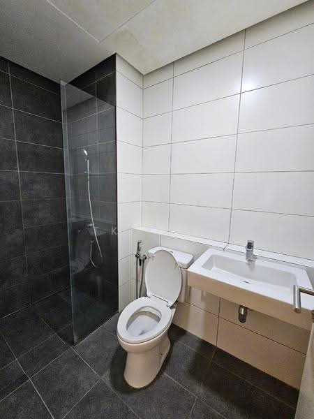 Service Residence for Sale at Paisley @ Tropicana Metropark - TK Yong - Bathroom - PropertyGuru.com.my