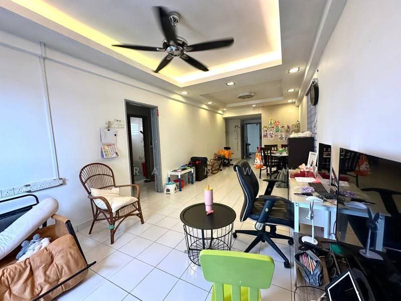 Kondominium untuk Dijual di Langat Jaya Condominium - Fauran Nawawi - Living Room - PropertyGuru.com.my